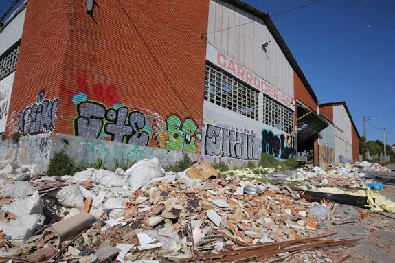 Santa Bárbara, Nuevo Roces y La Guía denuncian el abandono de varias fincas