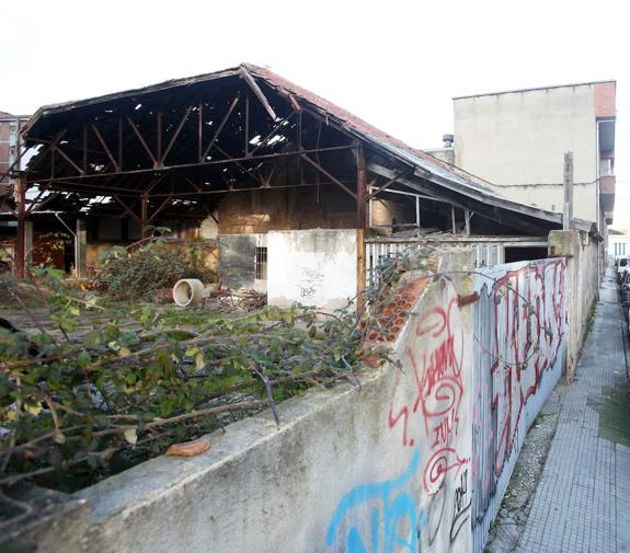 El Consistorio aprueba la demolición de una nave de Almacenes Industriales