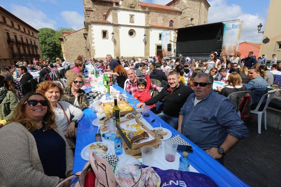 Comida en la Calle de Avilés 2017 | «Es un ambiente único, es la amistad»