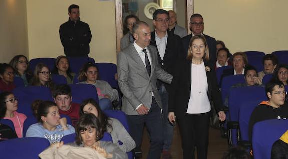 Ana Pastor: «Las regiones del Norte necesitan un tren de alta velocidad»