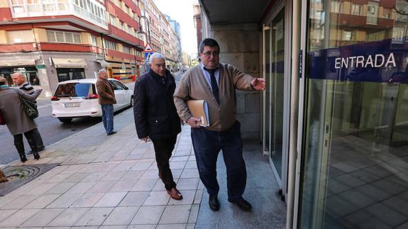 «De los acusados se han caído el PP y el PSOE, solo quedamos los 'pininos'»