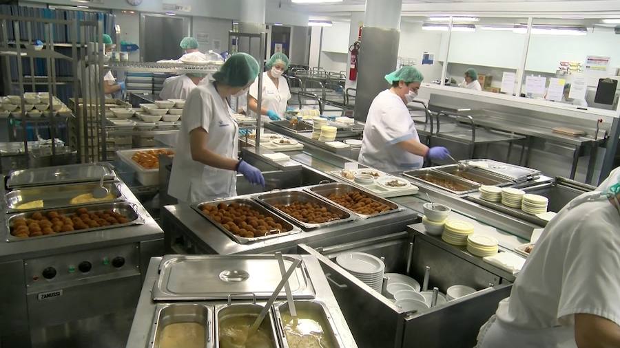 Así prepara Cabueñes la comida de sus pacientes