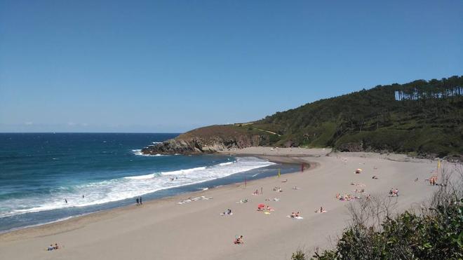 Asturias pierde las banderas azules de 6 playas y del Puerto Deportivo de Gijón