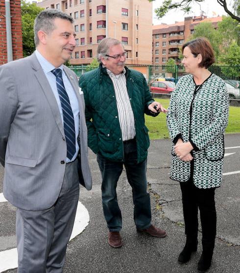 Viesques logra, «tras diez años de lucha», un servicio continuo para la línea 4 de EMTUSA