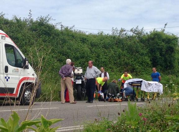 Herido un motorista en Ribadesella tras un chocar contra un coche