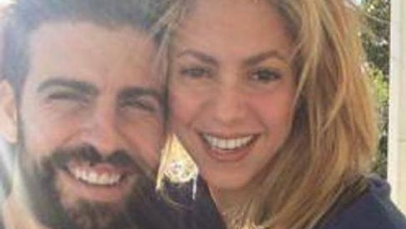 Shakira y Piqué protagonizan un apasionado videoclip