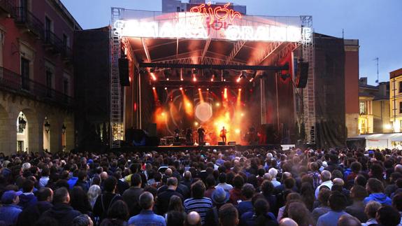 Divertia tendrá 249.000 euros más para potenciar la programación estival de Gijón