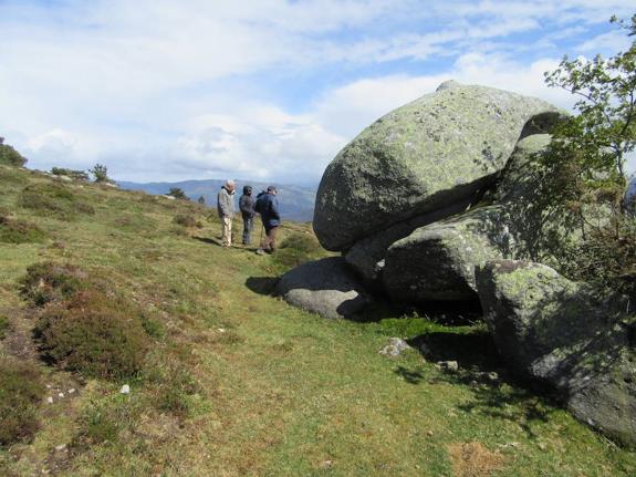 Visita al Penedo Aballón y a Penouta