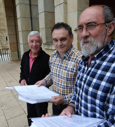 Más de dos mil vecinos piden un campo sintético en Nava