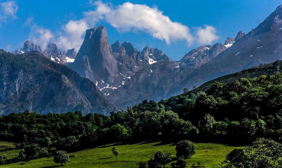 La espectacular imagen del Urriellu que cautiva a las redes