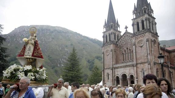 Letra Salve de la Virgen de Covadonga