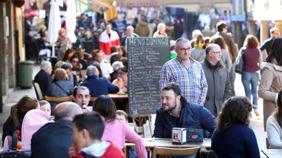 ¿Cuál es el pueblo de Asturias con más bares por habitante?