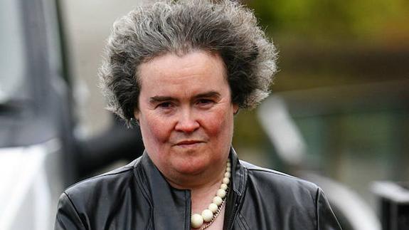 Susan Boyle, agredida mientras esperaba el autobús