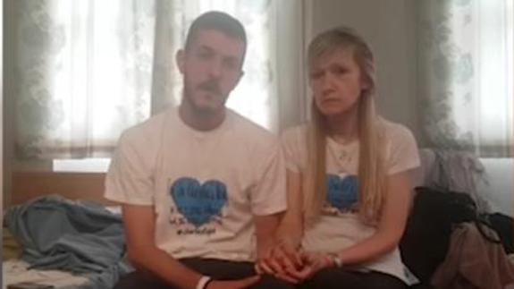 «No podemos llevarnos a nuestro propio hijo a morir a casa», dicen los padres del bebé Charlie Gard, antes de que le desconecten
